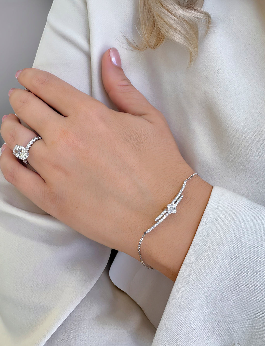 Flower Claw Set Diamond Bracelet
