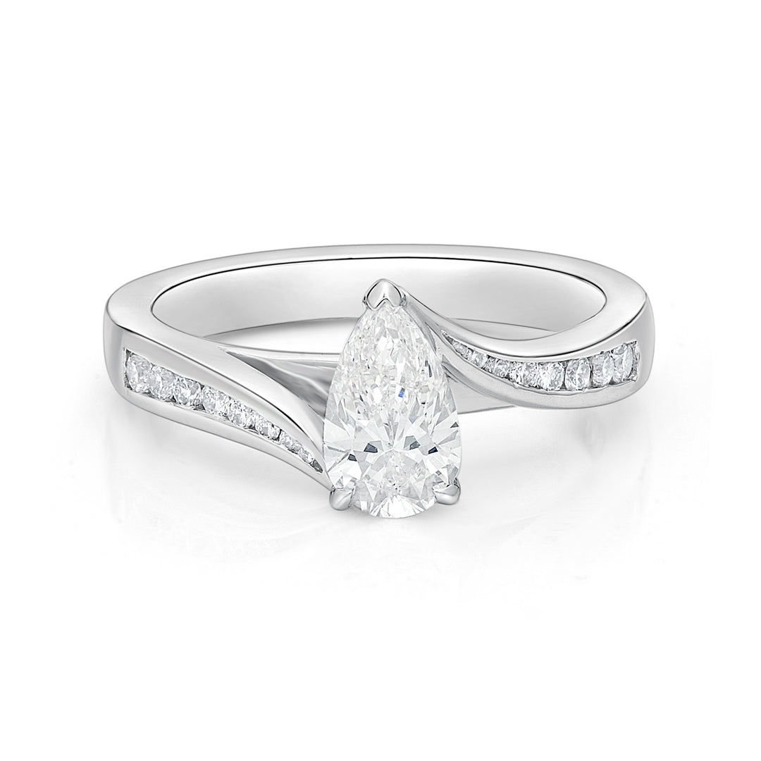 Certified Pear shape diamond set in 3 claws set in round brilliant cut diamonds in a twist band