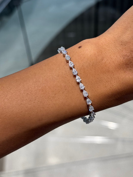 5.88 Carat Pear Cut Diamond Straight Line Tennis Bracelet