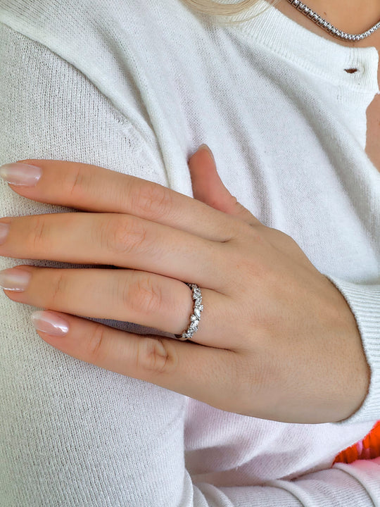 Round Brilliant and Marquise Diamond Ring