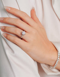 Round Brilliant Engagement Ring