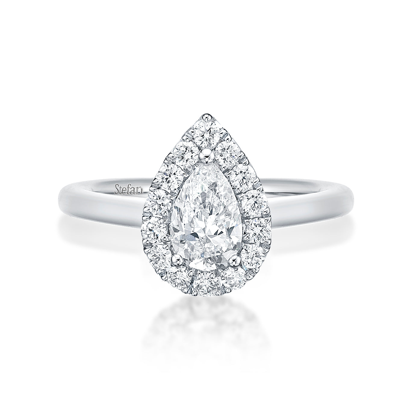 Tear drop shape diamond engagement ring set in 3 claws
