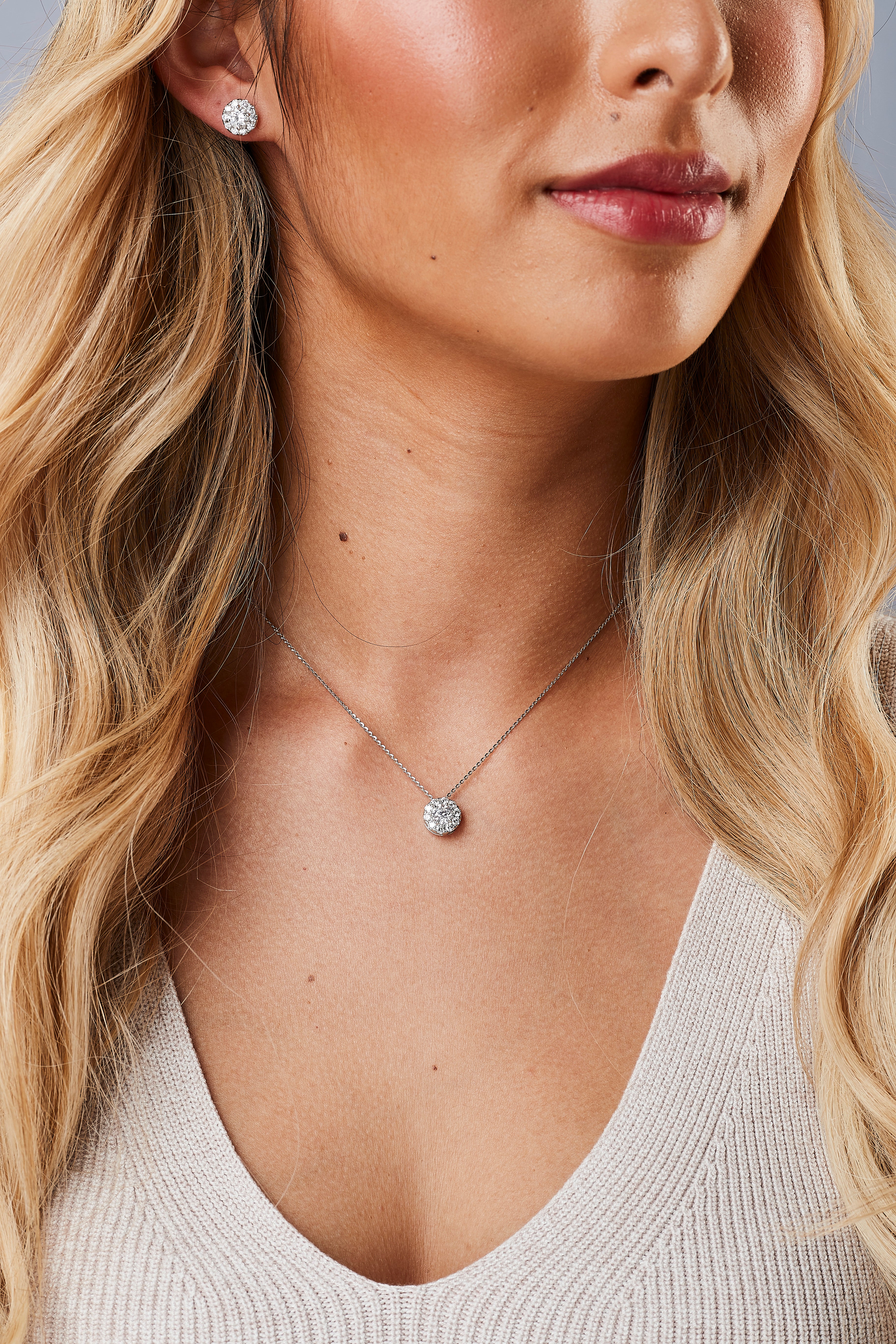 18ct White Gold Double Diamond Halo Necklace with 14ct Chain – BURLINGTON
