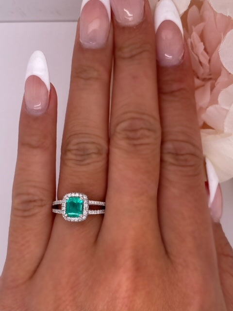 Emerald Halo Split Band Ring